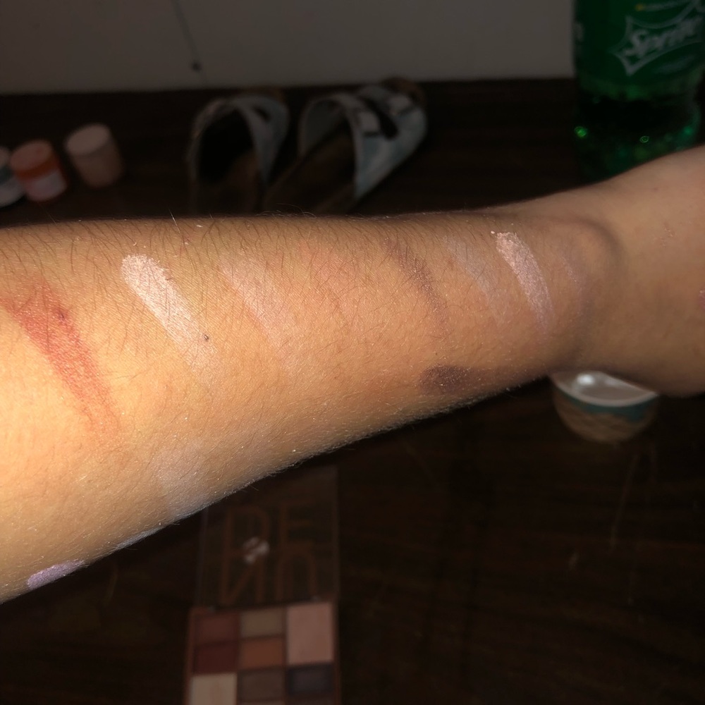 eyeshadow - Picture 2 of 4